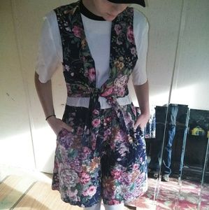 🐝Vintage floral Romper